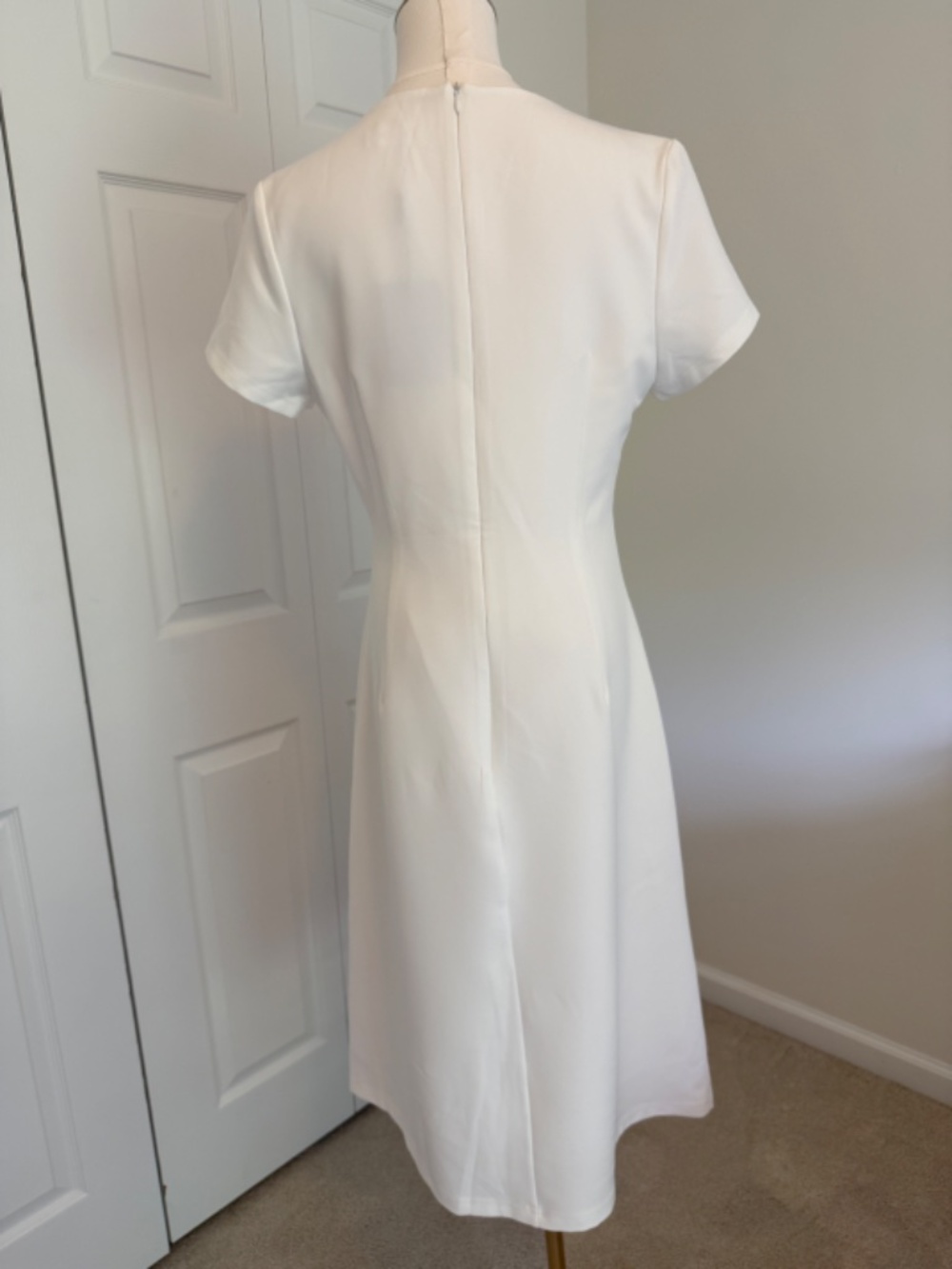 Mooyius Ivory Dress Fully Lined NWT Size Medium - Picture 6 of 11